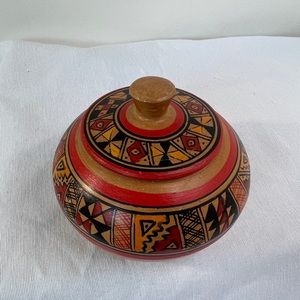 Small terracotta pot with lid- Peruvian style